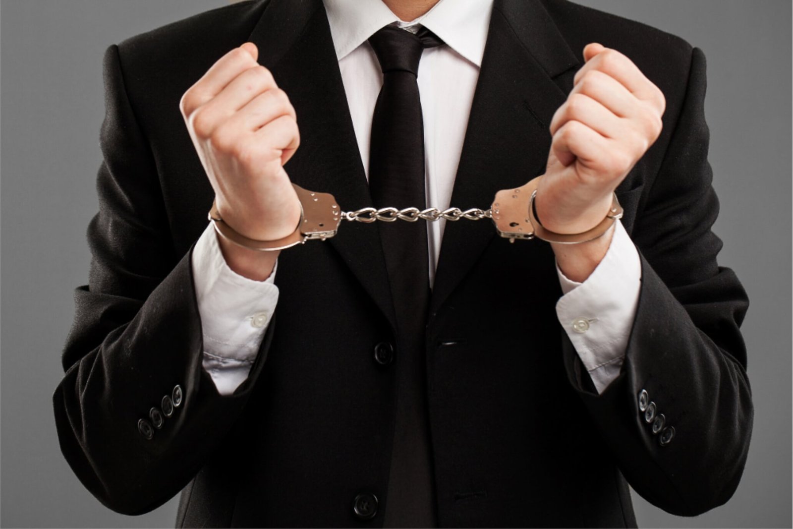 Crimes contra a administração pública: entenda as penalidades